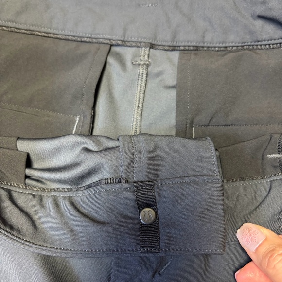 Lululemon Commission Classic-Fit Short 9” Warpstreme Obsidian Gray Mens 33 - Picture 6 of 12